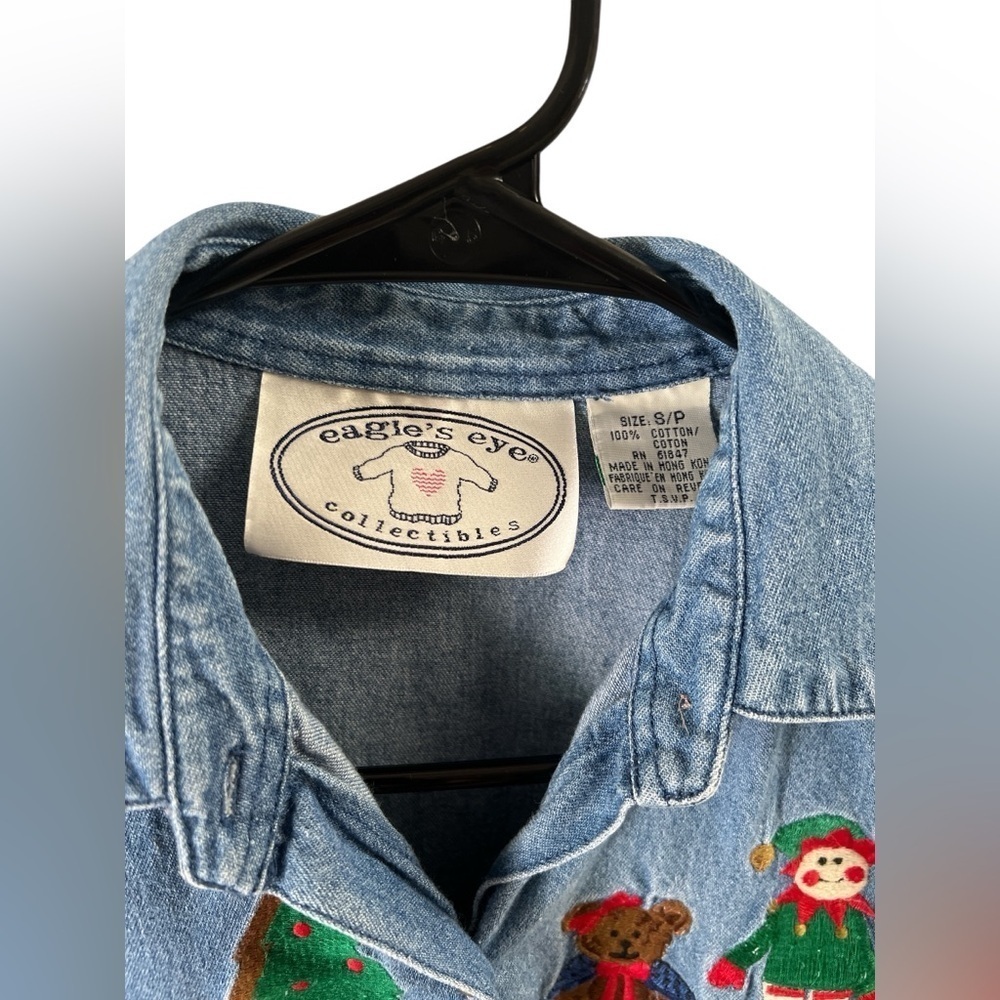 Denim embroidered vintage Christmas long sleeve button down shirt - Picture 3 of 5